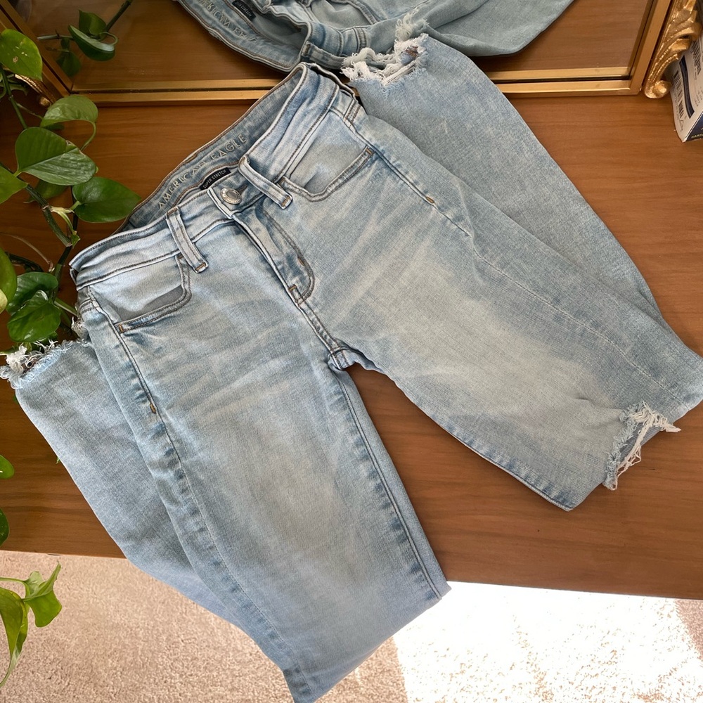 American Eagle Outfitters Super Stretch Light Blue Denim Jeans - size 00 short